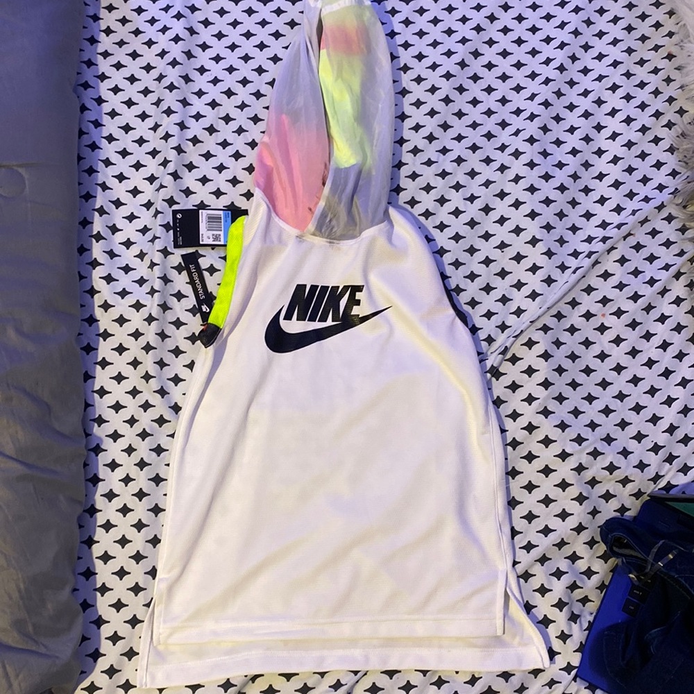 Nike sleeveless shirt